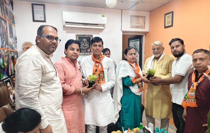 पूर्व सीएम के ओएसडी अभिमन्यु यादव पहुंचे धारूहेडा, मन की बात कार्यक्रम को को लेकर कही ये बात