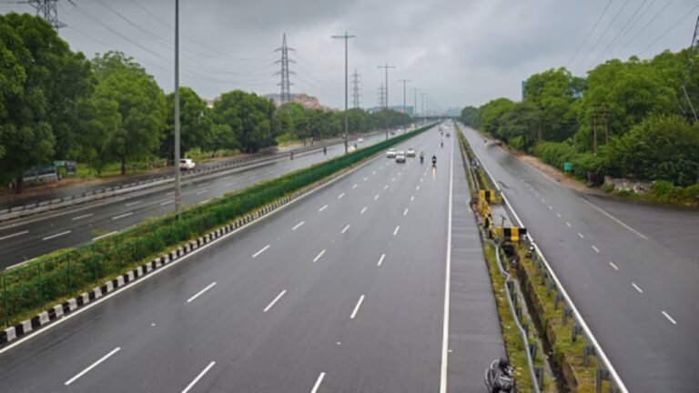 Haryana News: फरीदाबाद से नोएडा एयरपोर्ट अब चंद मिनटों में, ग्रीन फील्ड एक्सप्रेसवे पर तेजी के आदेश