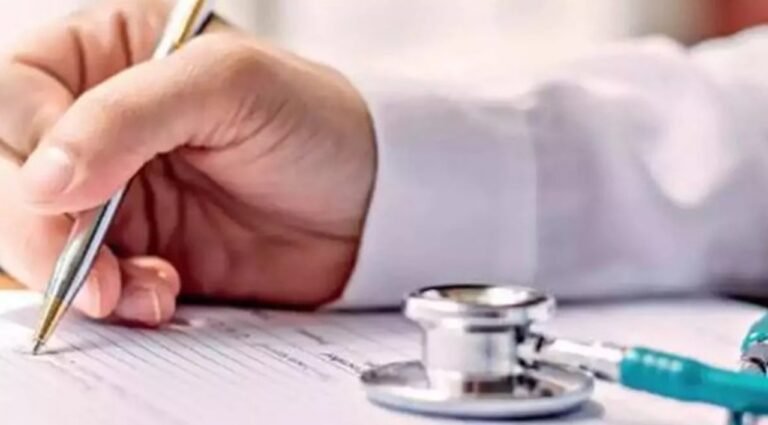 Haryana News: हरियाणा में डॉक्टरों के पर्चे होंगे अब बड़े अक्षरों में, मरीज आसानी से पढ़ सकेंगे दवा और टेस्ट का नाम