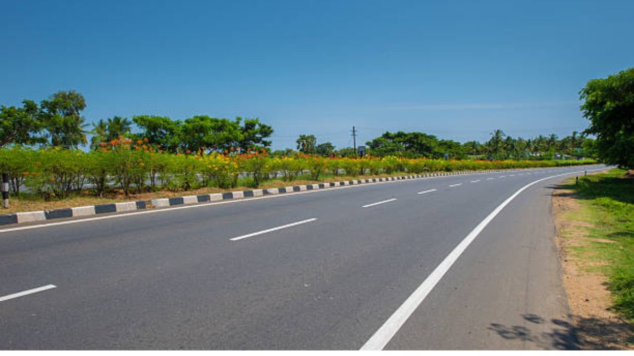 Haryana News: हरियाणा की 4227 सड़कें बारिश से ध्वस्त, 4827 करोड़ खर्च कर दिसम्बर तक होगी मरम्मत