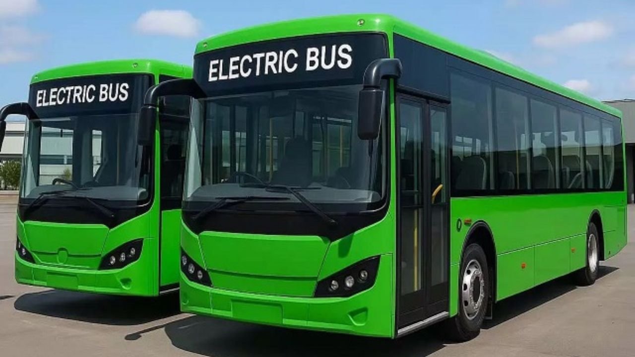 Haryana News: हरियाणा में पहली इलेक्ट्रिक बस सेवा शुरू, मंत्री श्याम सिंह राणा ने यात्रियों के साथ साझा किया अनुभव