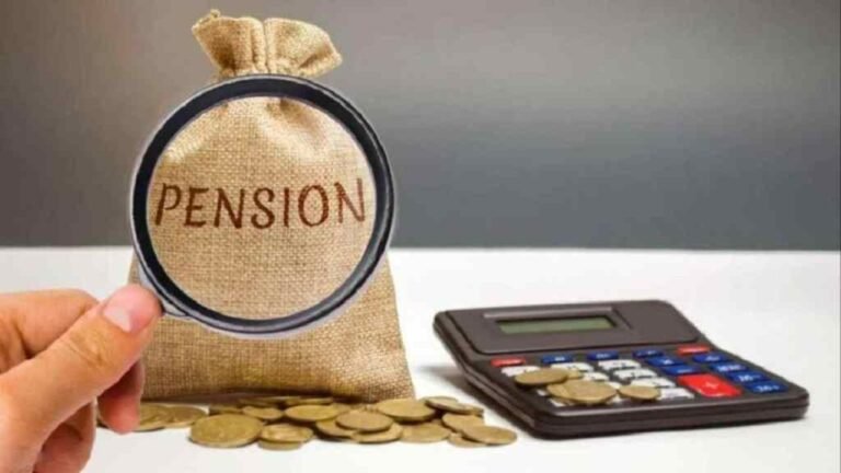 Haryana News: हरियाणा के रिटायर कर्मचारियों के लिए खुशखबरी, पेंशन गणना में जुड़ा अतिरिक्त इंक्रीमेंट, जानिए किसे मिलेगा फायदा