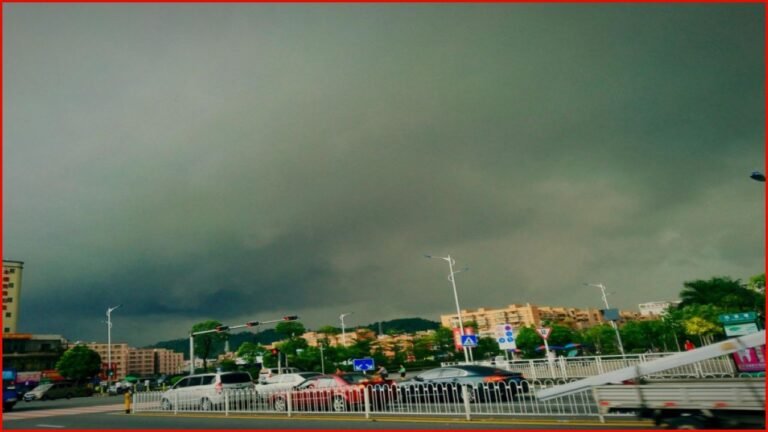 Haryana Weather Update: अगले 4-5 दिन हरियाणा में तापमान रहेगा अस्थिर, हल्के बादल और उतार-चढ़ाव के साथ 25 सितंबर तक बदलते रहेंगे हालात