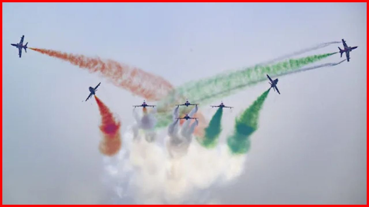 Hisar Air Show 2025: सूर्यकिरण टीम का धमाकेदार प्रदर्शन, 9 विमानों ने एयर शो में दिखाए हैरतअंगेज एयरोबेटिक स्टंट्स