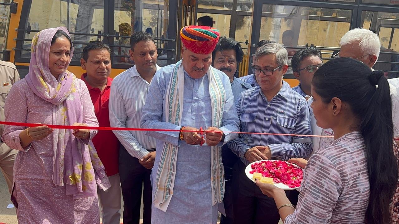 Haryana News: मीरपुर में चिकित्सा शिविर आयोजित, रेवाड़ी के विधायक लक्ष्मण यादव ने किया शुभारंभ