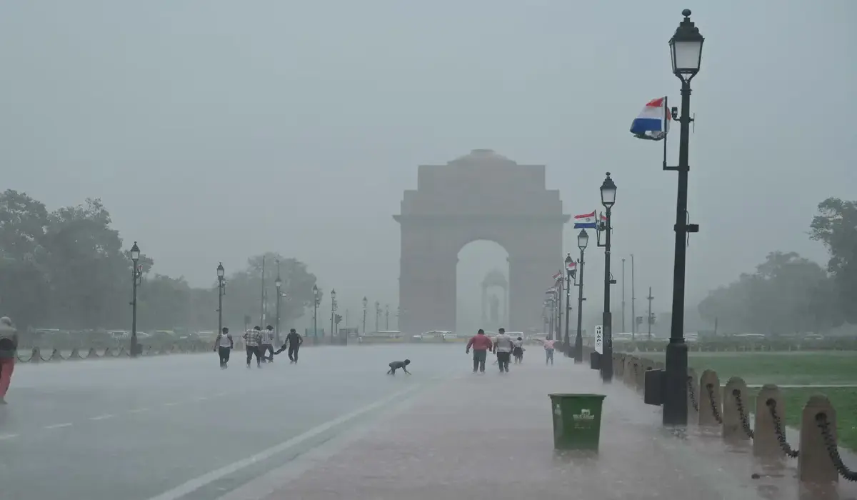 Delhi Weather news: दिल्लीवासियों को मिलेगी राहत, मौसम विभाग की क्लाउड सीडिंग से हवा साफ, सुरक्षा और सतर्कता जरूरी