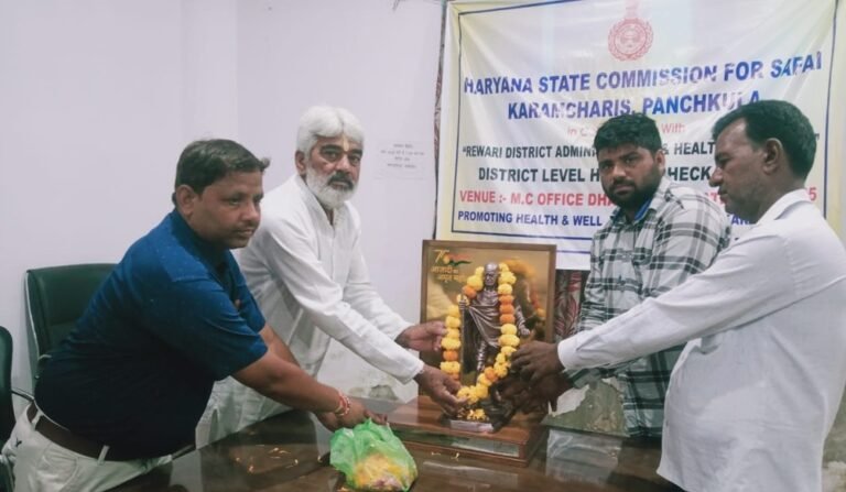 Breaking News: राष्ट्रपिता महात्मा गांधी को किया नमन, अर्पित की श्रद्धांजलि