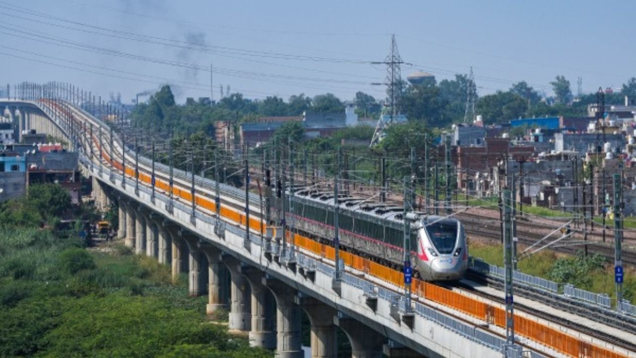 Haryana News: हरियाणा के यात्रियों के लिए बड़ी खुशखबरी! दिल्ली से बावल तक चलेगी Namo Bharat Train, जानिए कौन-कौन से स्टेशन शामिल
