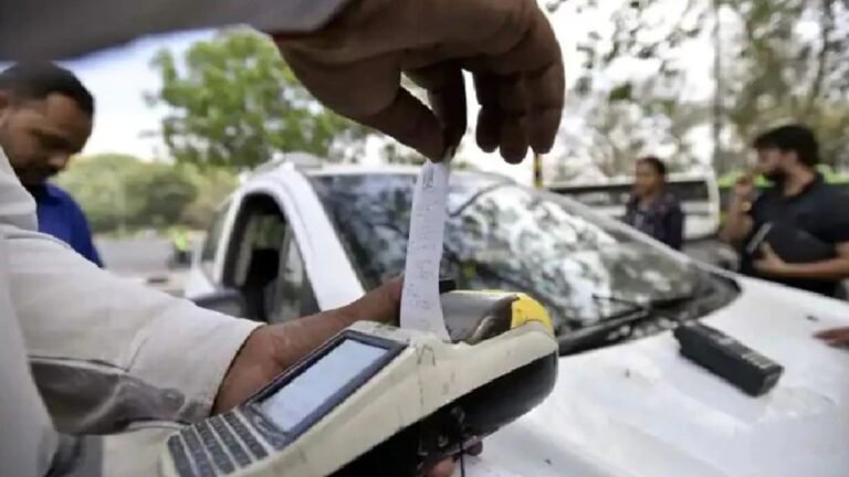 Haryana News: अब ट्रैफिक चालान डिजिटल और आसान, गुरुग्राम में शुरू हुई देश की पहली QR कोड आधारित मशीन