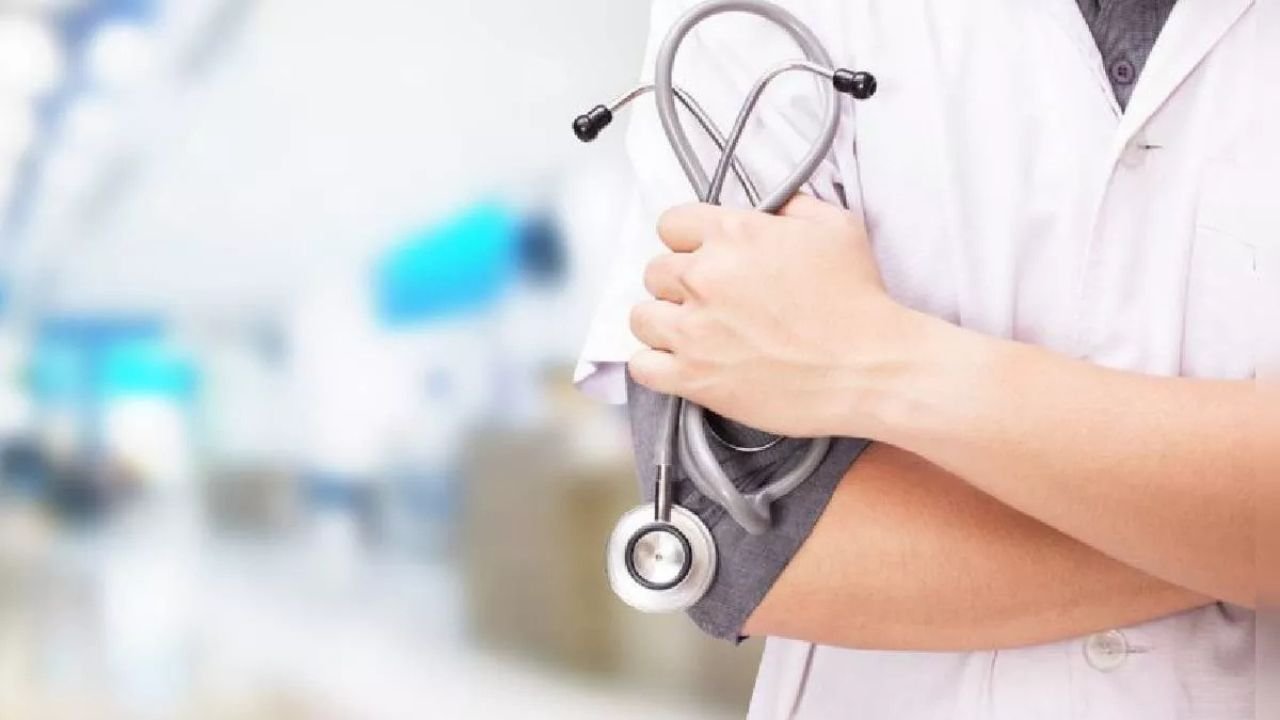 Haryana News: सर्दियों में मरीजों की सुविधा के लिए गुरुग्राम अस्पतालों का ओपीडी शेड्यूल बदला, जाने पूरी जानकारी