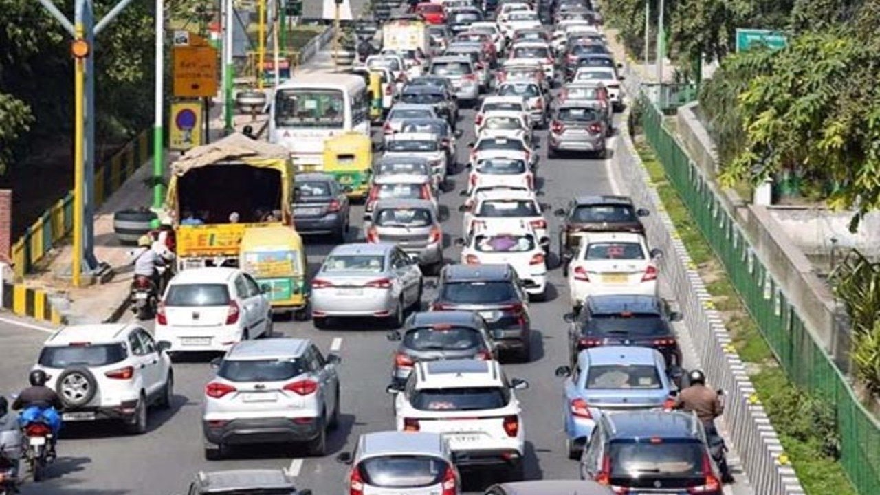 Haryana News: हरियाणा के दो जिलों में वाहन बंद, प्रशासन की तैयारी तेज, जानिए क्या है पूरा प्लान