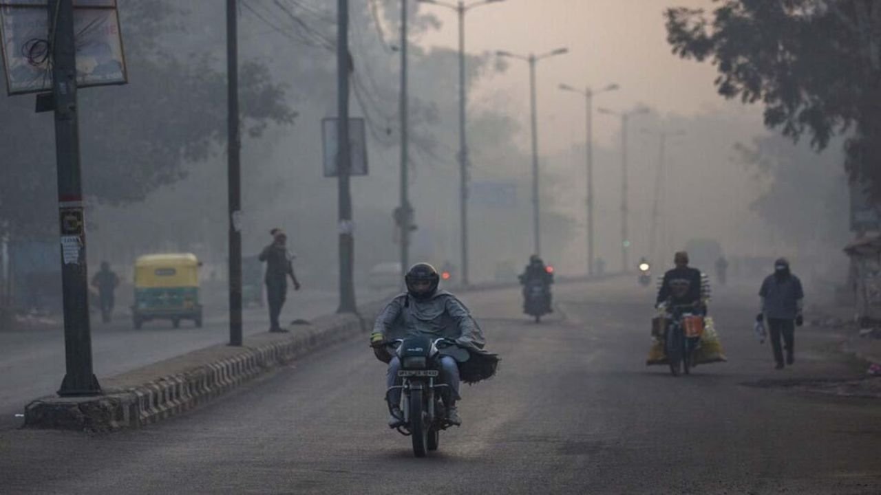 Haryana Weather News: हरियाणा में तापमान में गिरावट, 15 साल का रिकॉर्ड टूटने के आसार, प्रदूषण ने लोगों की चिंता बढ़ाई
