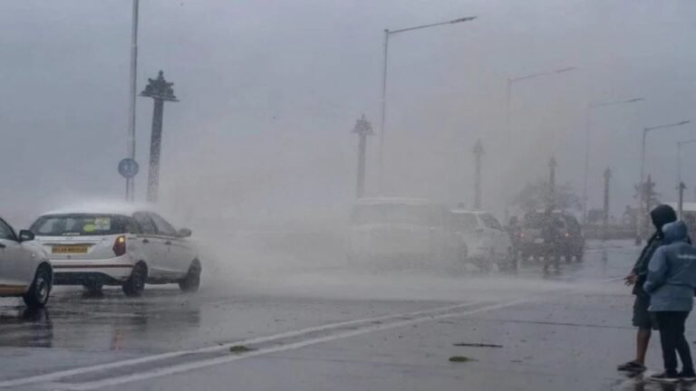 Haryana Weather Update: हरियाणा में तीन दिन तक ठंडी हवाओं का असर, रात का तापमान 17 डिग्री तक गिरने का अनुमान
