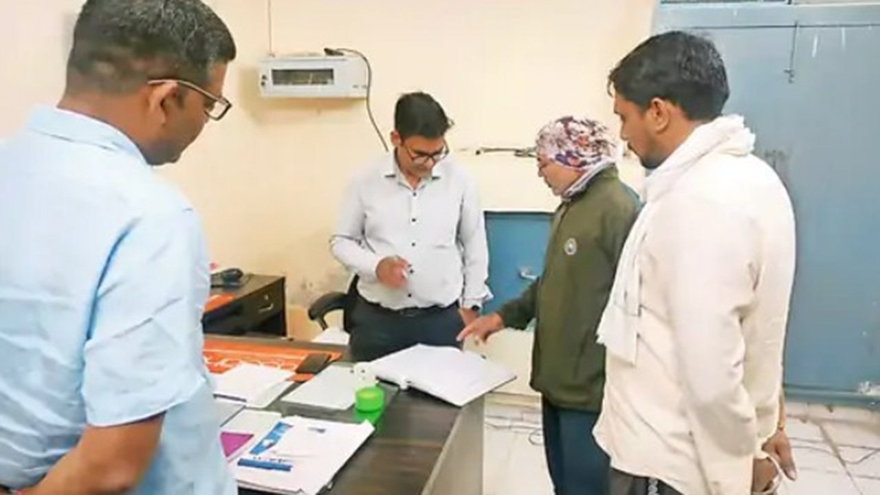 SDM conducted a surprise inspection of Kosli Electricity Corporation office, causing chaos.