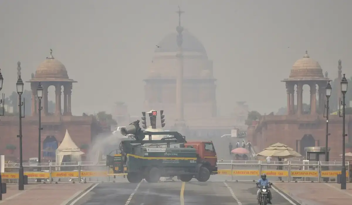 Delhi Pollution: दिल्ली-NCR में प्रदूषण का कहर, पुराने वाहन बने सबसे बड़े दुश्मन, PMO ने दिए सख्त आदेश