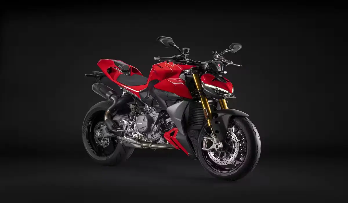 Ducati Streetfighter V2 2025 लॉन्च, नया हल्का इंजन और धमाकेदार पावर देख बाइकर्स दंग
