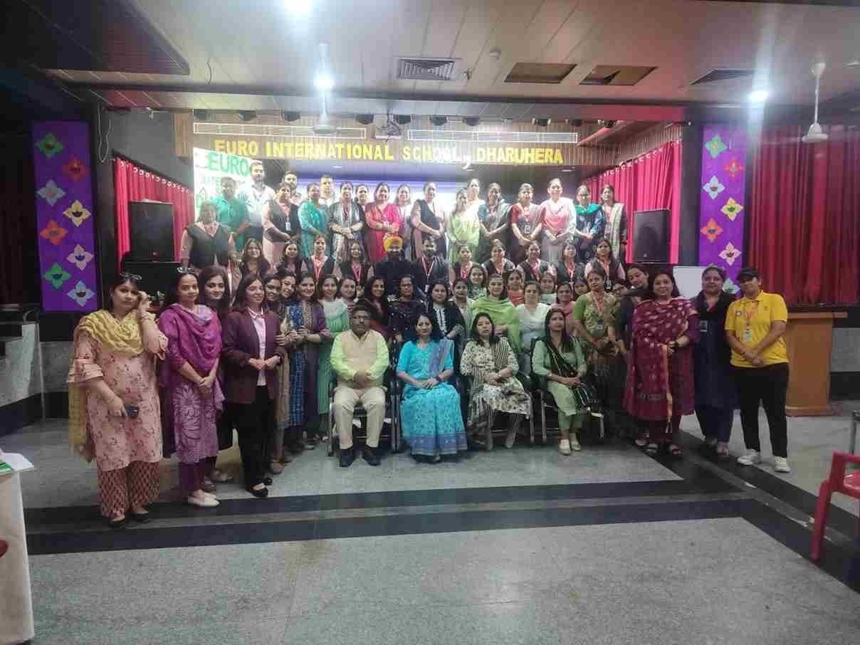 धारूहेड़ा: यूरो इंटरनेशनल स्कूल में केंद्रीय माध्यमिक शिक्षा बोर्ड (CBSE) के दिशा-निर्देशों के तहत एक दिवसीय शिक्षक प्रशिक्षण कार्यशाला का आयोजन किया गया