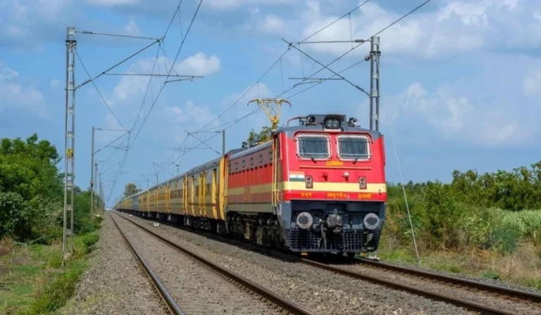 Haryana News: हरियाणा में शहीदी पर्व पर चलेगी दो स्पेशल ट्रेनें, जानिए किन स्टेशनों पर होगा ठहराव
