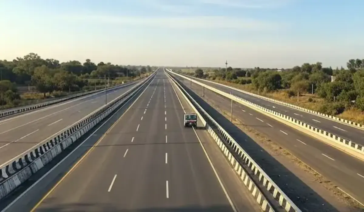 New Expressway: पलवल-अलीगढ़ एक्सप्रेसवे बनेगा विकास का नया रास्ता, NCR यात्रियों की यात्रा होगी बेहद आसान और तेज