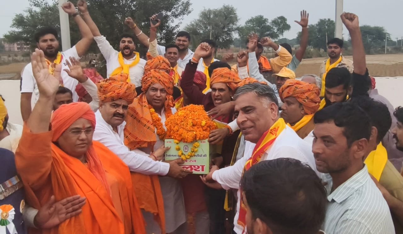 Haryana News: रेजांगला शहादत माटी कलश यात्रा का किया स्वागत, राजस्थान के अलवर रेवाड़ी पहुंची यात्रा