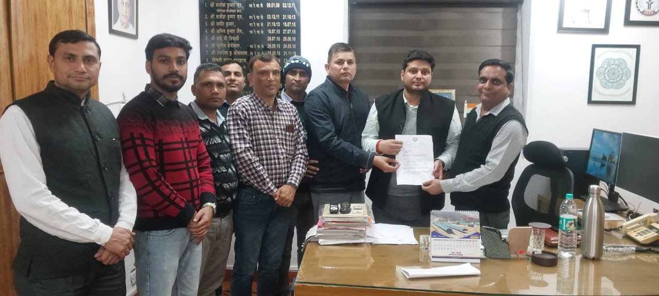 दिल्ली–रेवाड़ी सेक्शन पर लेट चल रहीं डेमू ट्रेनें, दैनिक रेल यात्री संघ ने अधिकारियों से की मुलाकात