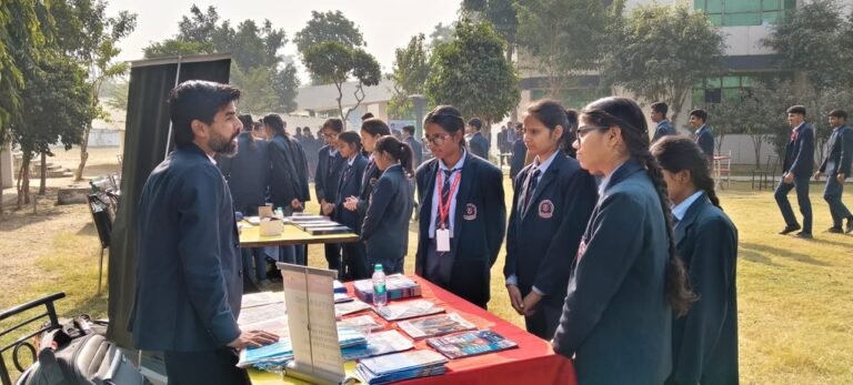 Haryana News: यूनिवर्सिटी फेयर आयोजित:  छात्रों ने पाए करियर से जुड़े महत्वपूर्ण मार्गदर्शन