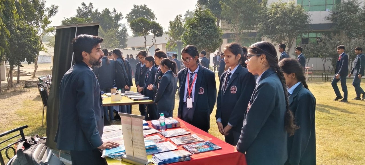 यूनिवर्सिटी फेयर आयोजित: छात्रों ने पाए करियर से जुड़े महत्वपूर्ण मार्गदर्शन