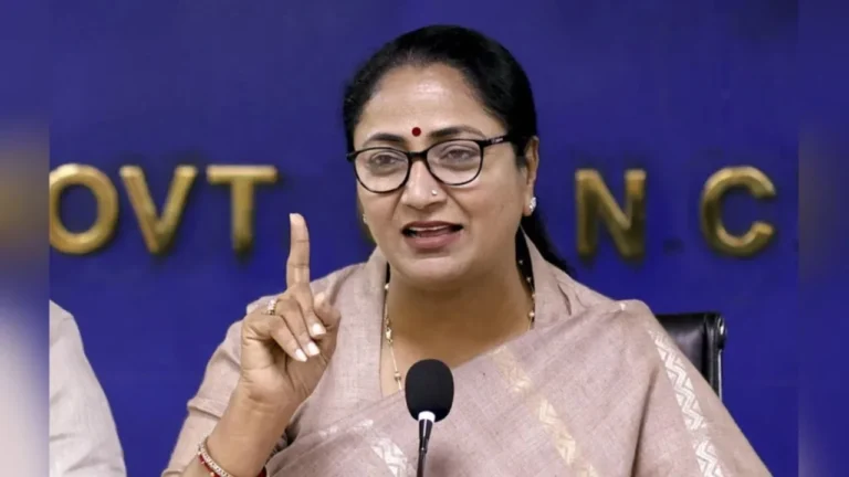 दिल्ली की हवा पर बड़ा वार, CM Rekha Gupta ने धूल प्रदूषण खत्म करने की रणनीति से उठाया पर्दा