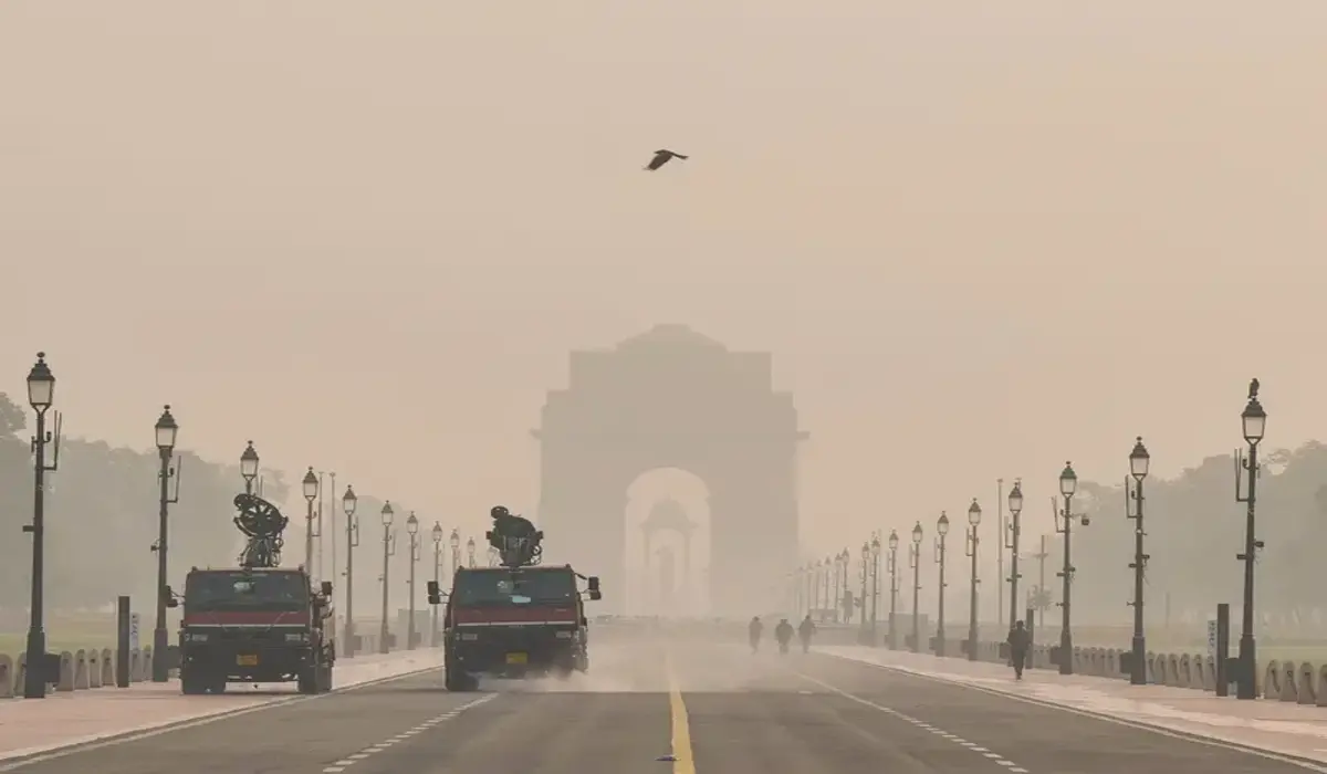 Delhi AQI: दिल्ली में प्रदूषण का स्तर गिरा, AQI 291 से मिली थोड़ी राहत, सफर करते समय सावधानी जरूरी