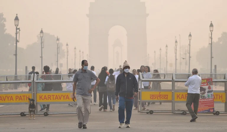 Delhi Air Pollution:  दिल्ली में प्रदूषण से जूझती हवा में मिली राहत, लेकिन डब्ल्यू इलाके अभी भी बेहद खराब स्थिति