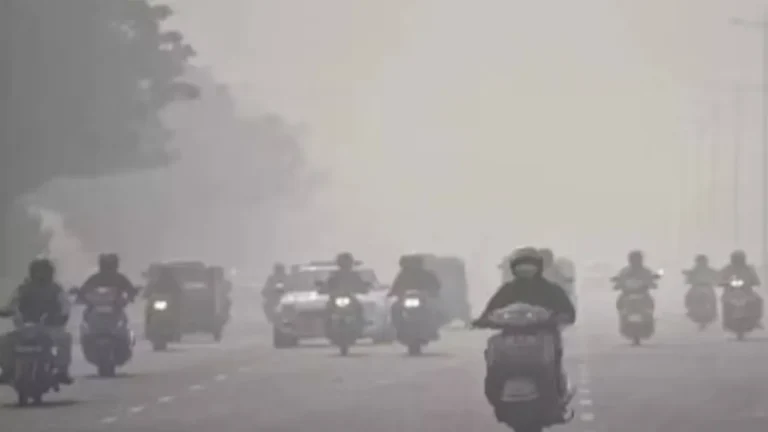 Haryana Weather: तापमान लुढ़ककर 9 डिग्री पहुंचा, घने कोहरे ने बदला माहौल, क्या आने वाले दिनों में बढ़ेगी ठंड