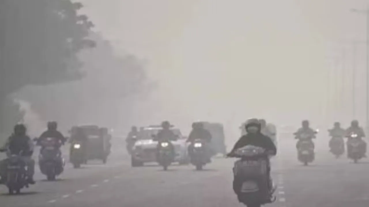 Haryana Weather: तापमान लुढ़ककर 9 डिग्री पहुंचा, घने कोहरे ने बदला माहौल, क्या आने वाले दिनों में बढ़ेगी ठंड