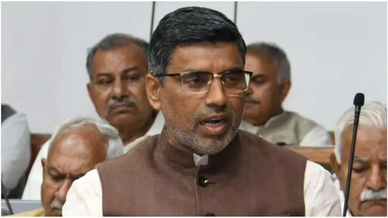 Haryana News: शिक्षा मंत्री महिपाल ढांडा ने विधानसभा में बताया, मर्ज किए गए स्कूलों में एडमिशन बढ़े