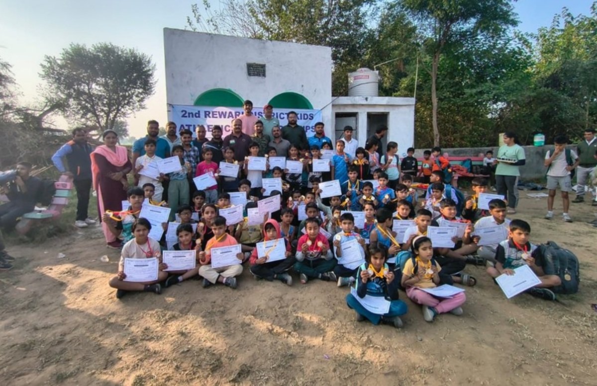 जिला स्तरीय खेल प्रतियोगिता में विजेताओं को किया सम्मनित, स्टेट लेबल के लिए 8 दिसंबर तक करें अप्लाई