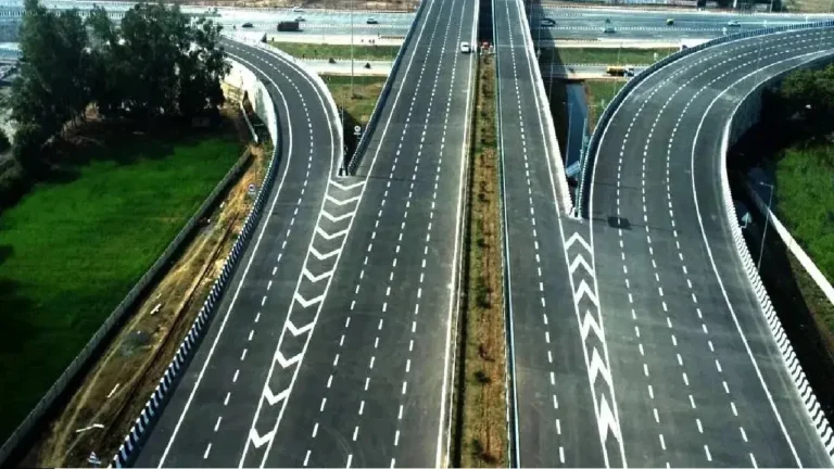 UP-Haryana New Expressway: यूपी-हरियाणा के व्यापारिक रिश्ते होंगे मजबूत, 700 किमी लंबे एक्सप्रेसवे से व्यापार और रोजगार में आएगा सुधार