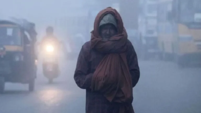 Weather Update: पंजाब-हरियाणा में ठंड का कहर जारी, चंडीगढ़ में तापमान 6.8°C, क्या और ज्यादा गिरावट आने वाली है?