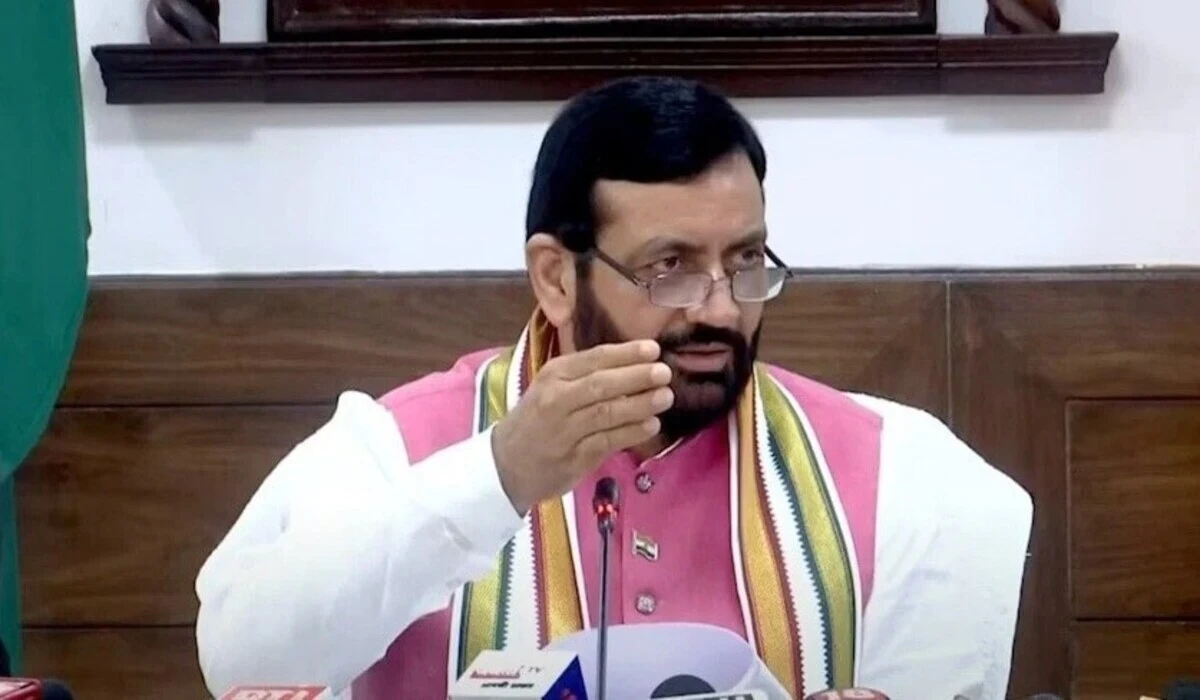 Haryana News: हरियाणा में प्रमुख सड़कों के पुराने बिजली खंभों को बदलने की योजना, CM सैनी ने जनता को दी राहत