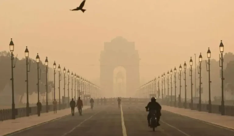 Delhi AQI: दिल्ली के विभिन्न इलाकों में AQI में उतार-चढ़ाव, मुंडका का वायु प्रदूषण सबसे ज्यादा, जानिए आपके इलाके का हाल