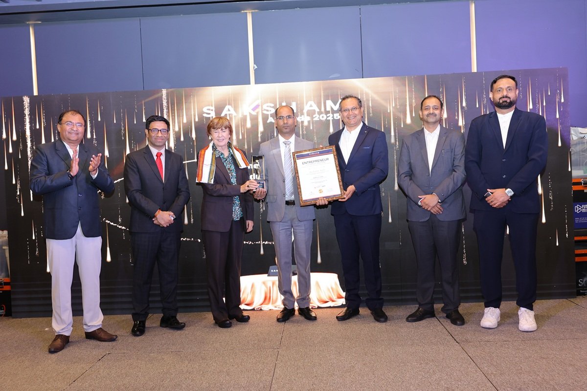 College Study के फाउंडर और शिक्षाविद राजकुमार यादव को ‘सक्षम इंटरनेशनल बिजनेस एक्सीलेंस अवॉर्ड 2025’ से सम्मानित किया गया।