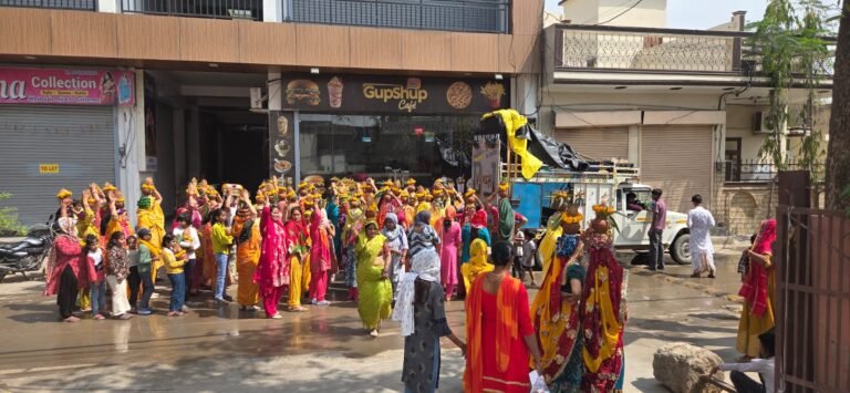 धारूहेड़ा में श्रीमद्भागवत कथा से पहले निकाली कलश यात्रा,  21 मार्च तक होगा आयोजन