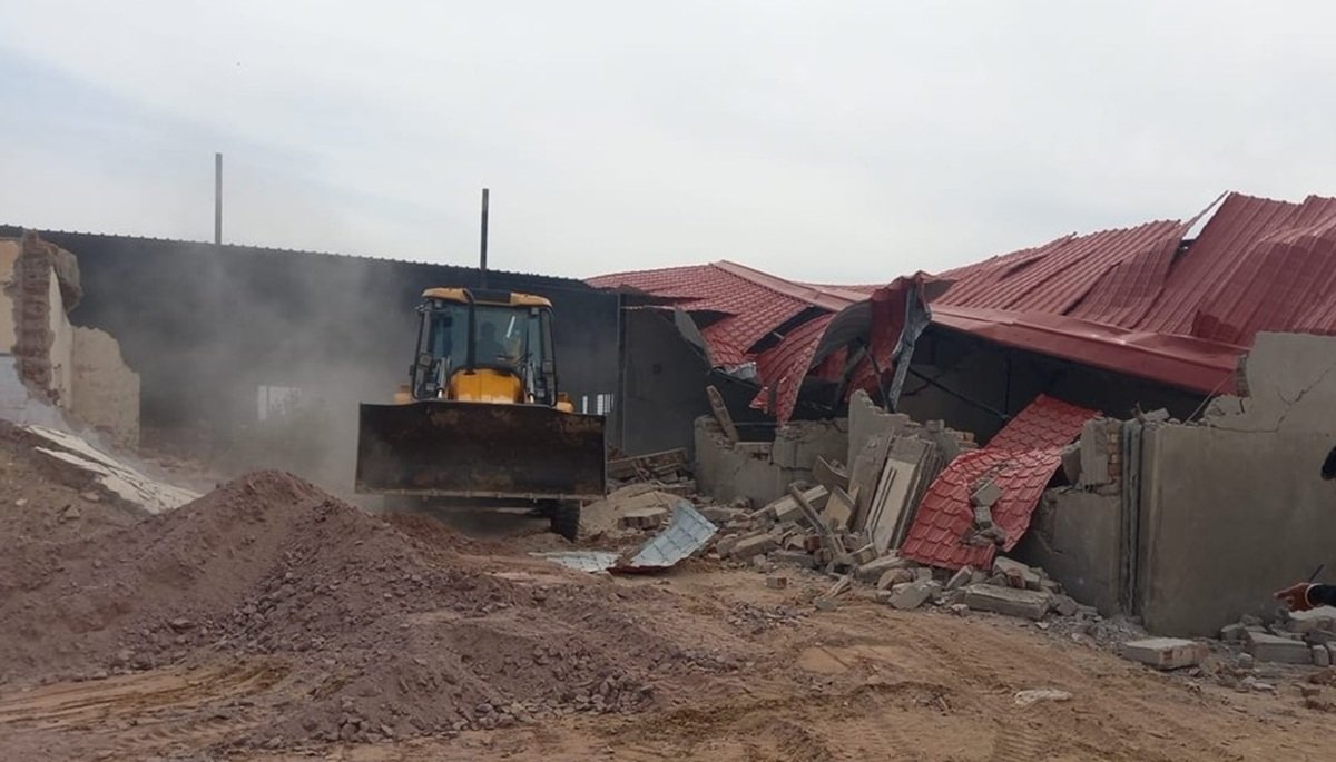 रेवाडी की बडी कार्रवाई धारूहेड़ा में अवैध निर्माणों पर चला बुलडोजर