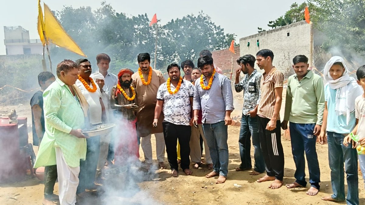 सुख-शांति के लिए 11 धुने तपस्या, दर्शन के लिए उमड रही भीड