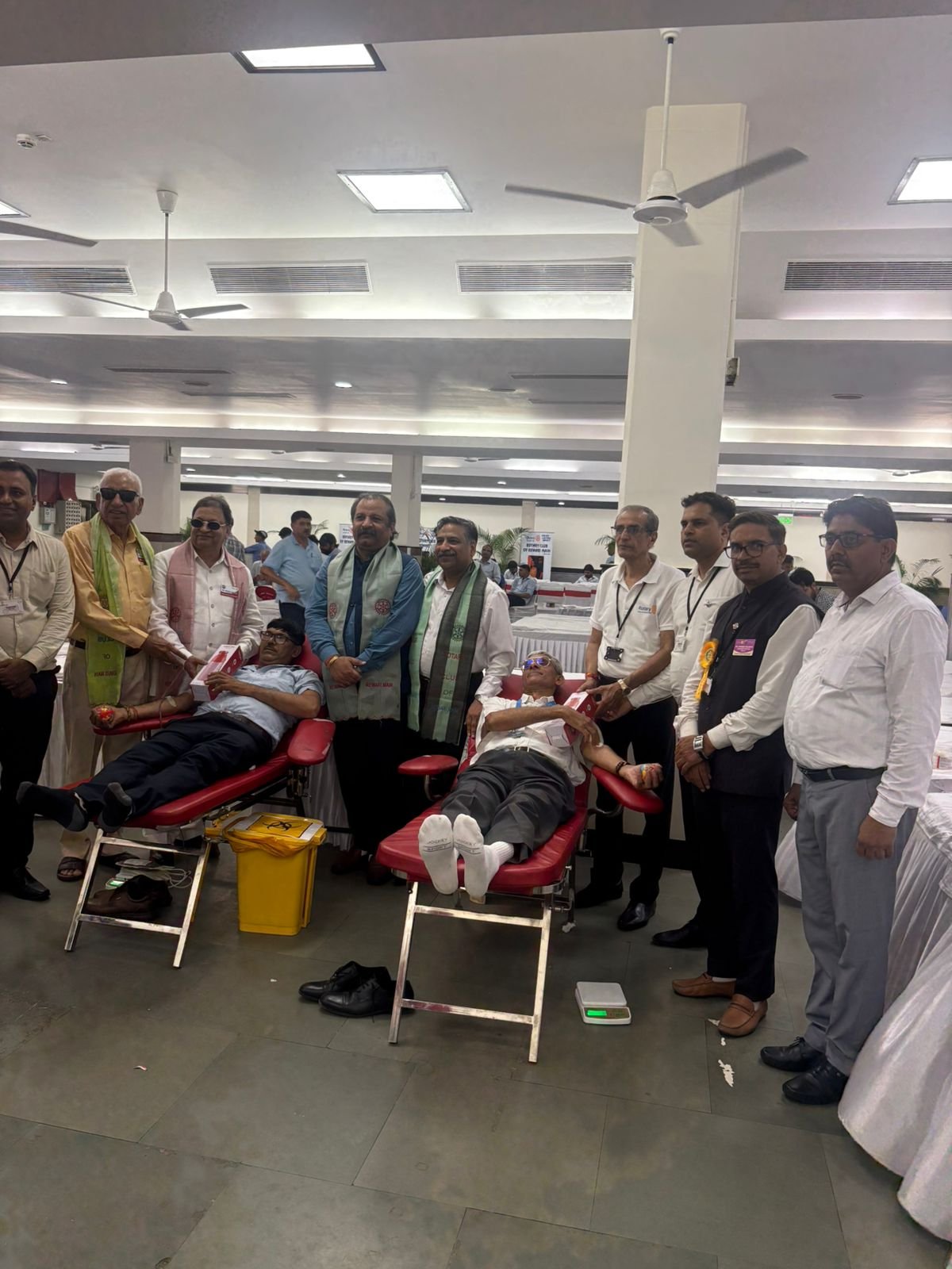 संस्थापक स्वर्गीय बृजमोहन लाल मुंजाल की 103वीं जयंती के अवसर पर धारूहेड़ा स्थित हीरो मोटोकॉर्प प्लांट में विशाल स्वैच्छिक रक्तदान शिविर का आयोजन किया गया