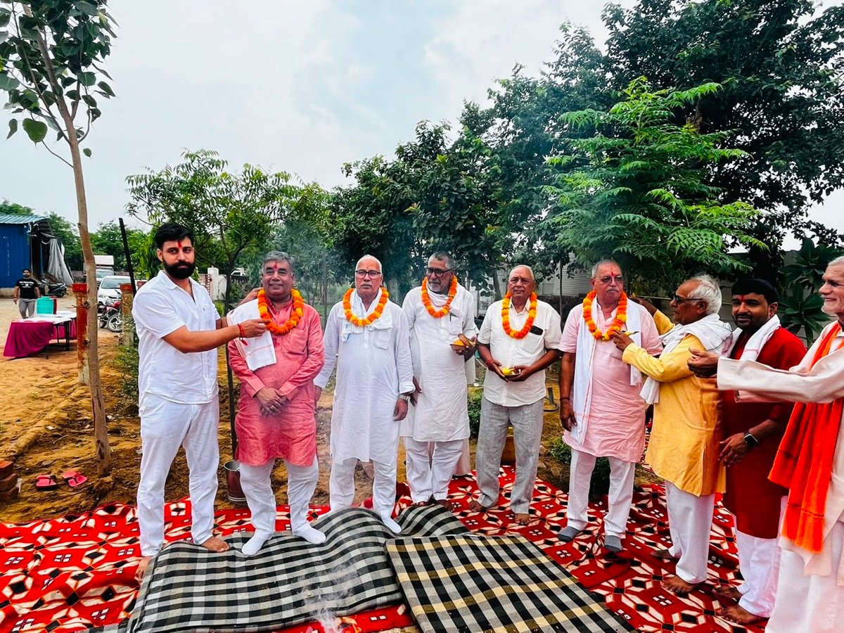 नन्दू गोशाला धारूहेड़ा में हनुमान की प्रतिमा का हरियाणा गौ सेवा आयोग के उपचेयरमैन ने किया अनावरण