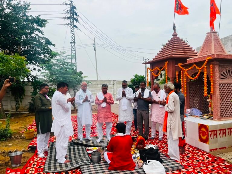 नन्दू गोशाला धारूहेड़ा में हनुमान की प्रतिमा का हरियाणा गौ सेवा आयोग के उपचेयरमैन ने किया अनावरण