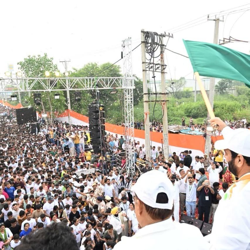 मुख्यमंत्री नायब सिंह सैनी ने मैराथन को हरी झंडी दिखाकर रवाना किया।