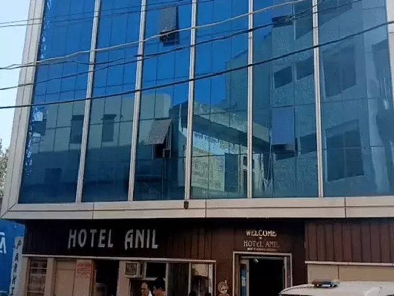 अनिल होटल रेवाड़ी के कमरे में मिला युवक का शव, FSL टीम ने जुटाए साक्ष्य