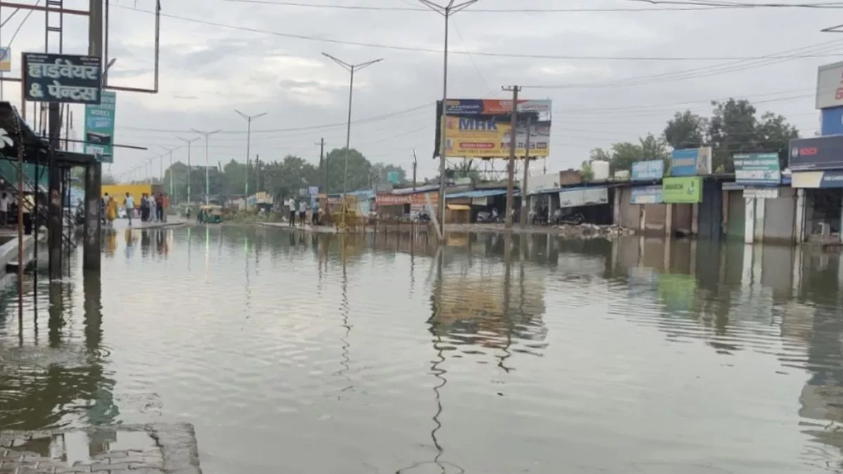 भिवाड़ी की फैक्ट्रियों का काला पानी फिर धारूहेड़ा में घुसा