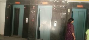BDI Sunshine City Bhiwadi : 9वीं मंजिल से नीचे गिरी लिफ्ट, 40 मिनट तक फंसे रहे महिलाएं और बच्चे