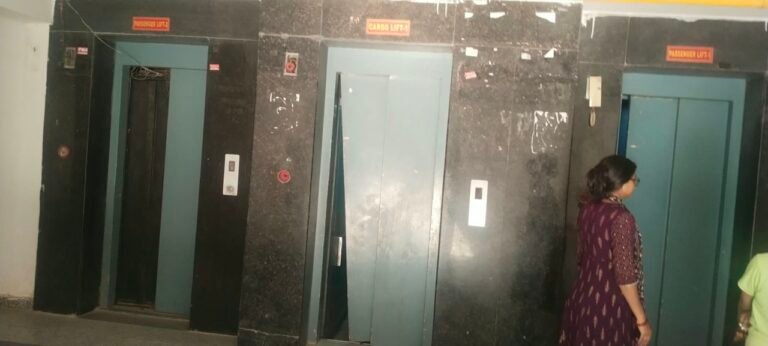 BDI Sunshine City Bhiwadi : 9वीं मंजिल से नीचे गिरी लिफ्ट, 40 मिनट तक फंसे रहे महिलाएं और बच्चे